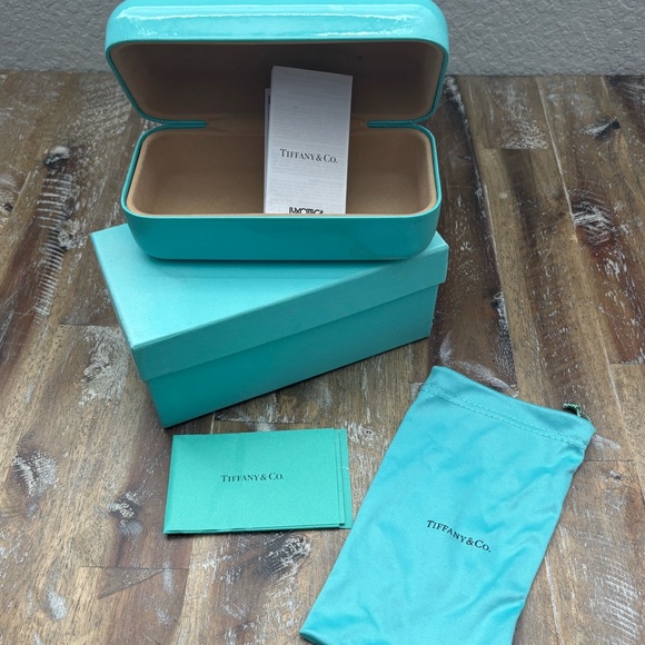 🩵Tiffany & Co. AUTHENTIC Sunglasses Box & Case🩵 - Picture 4 of 4